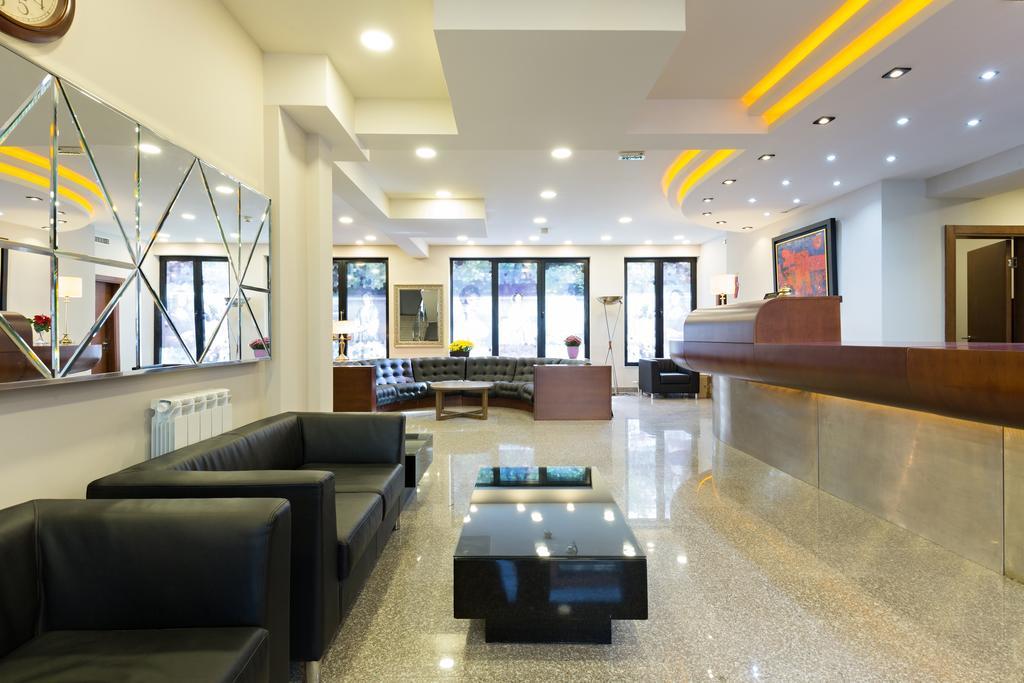 Hotel Sterling Garni Belgrad Exterior foto