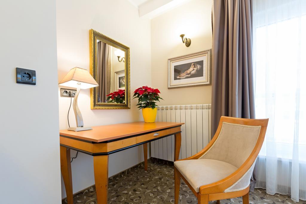Hotel Sterling Garni Belgrad Exterior foto