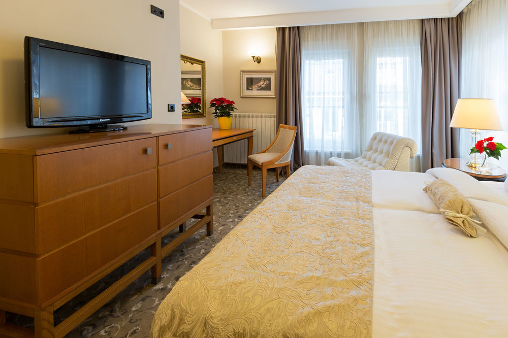 Hotel Sterling Garni Belgrad Exterior foto