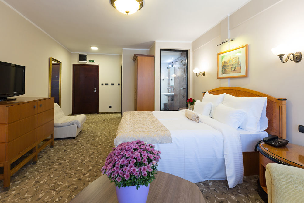 Hotel Sterling Garni Belgrad Exterior foto